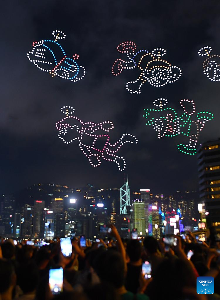 POTRET: Pertunjukan Cahaya Drone Tampilkan Doraemon di Hong Kong-Image-5