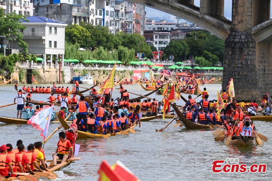 Potret : Lomba Perahu Naga China Pecahkan Rekor Dunia-Image-4