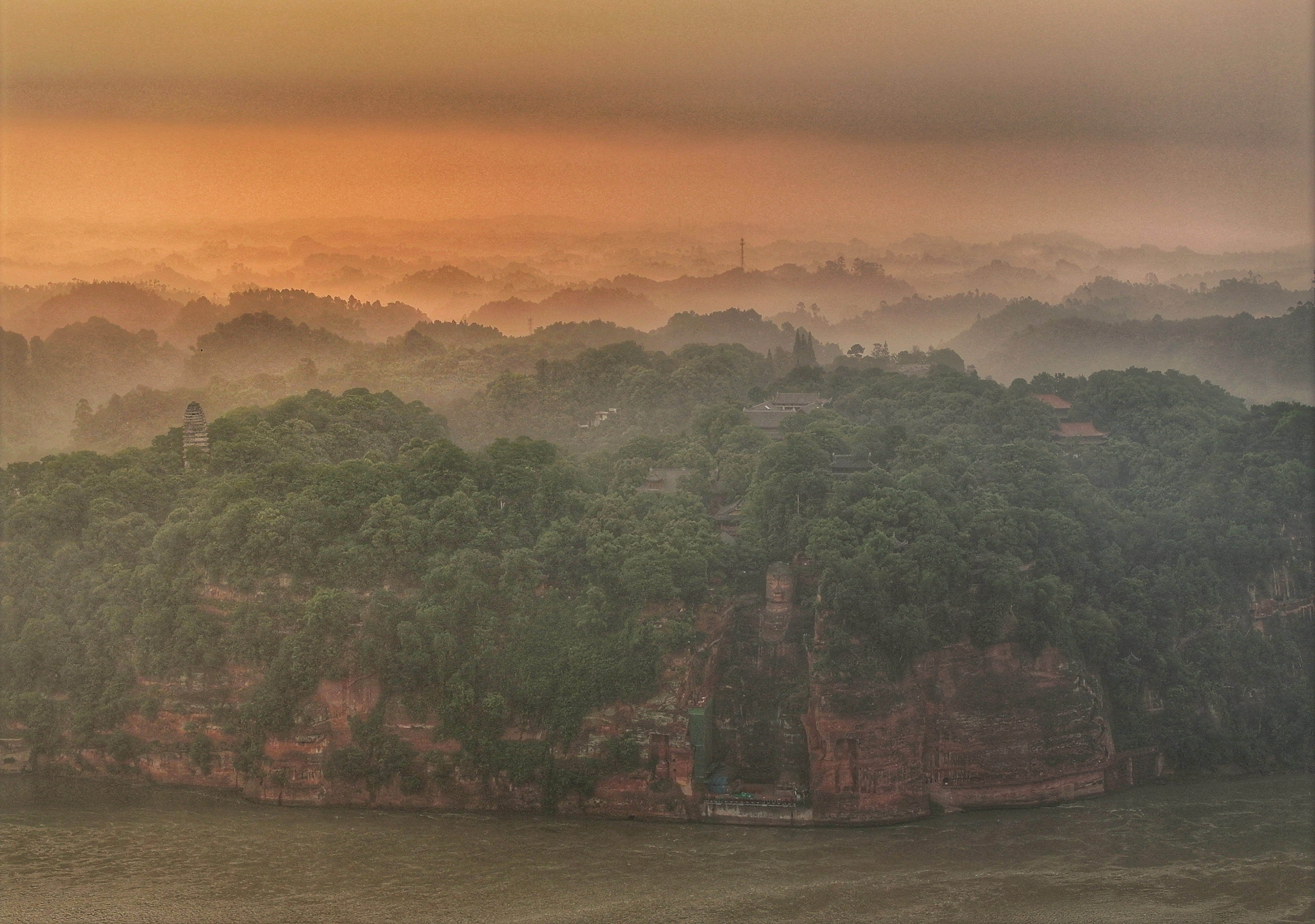 CHINA-SICHUAN-WARISAN DUNIA-BUDDHA RAKSASA LESHAN-3-Image-1