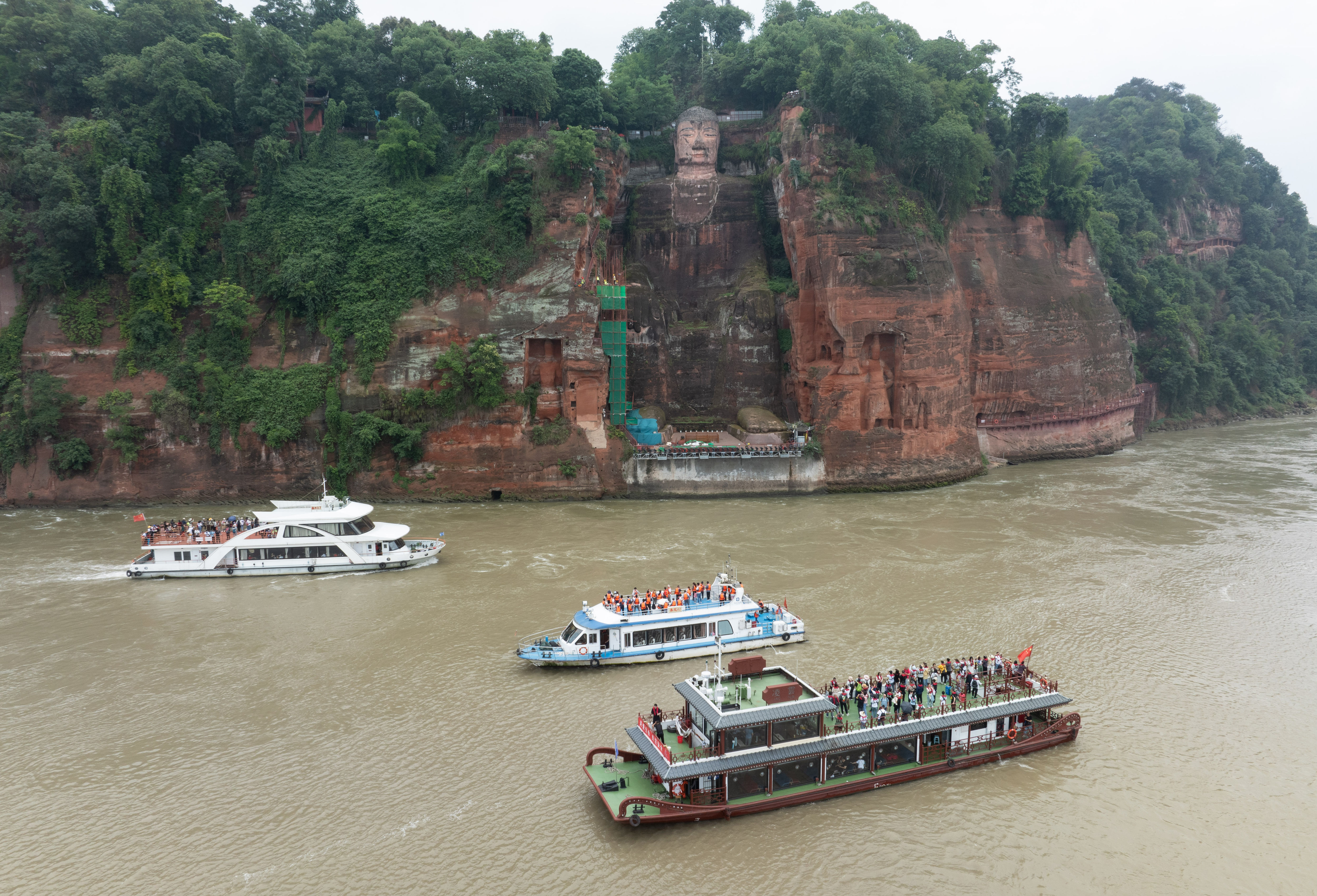 CHINA-SICHUAN-WARISAN DUNIA-BUDDHA RAKSASA LESHAN-2-Image-1