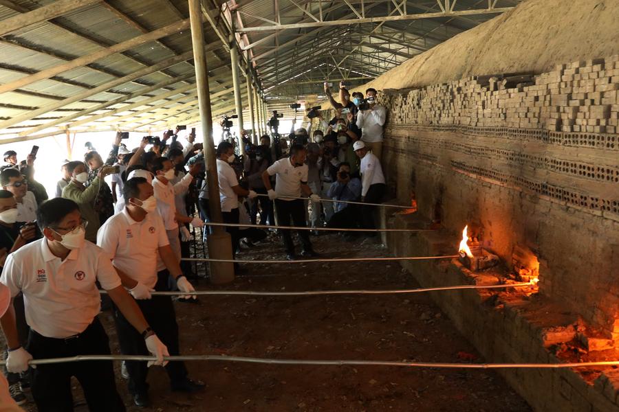 Kamboja musnahkan narkotika dan bahan kimia prekursor sitaan senilai jutaan dolar AS-Image-1