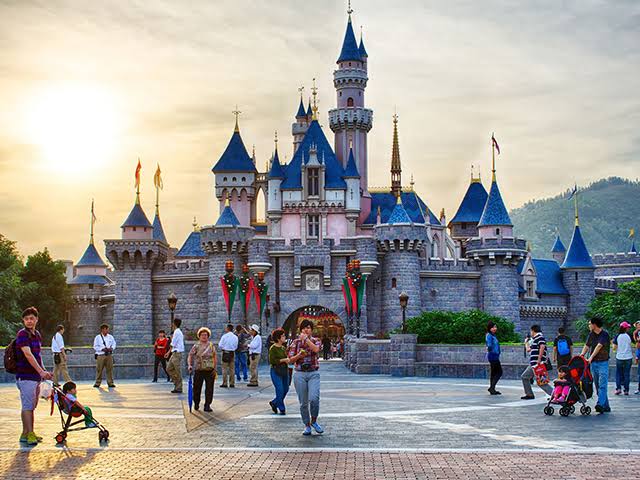 Laba Kuartal 1 Disneyland Hong Kong Capai Rekor-Image-1