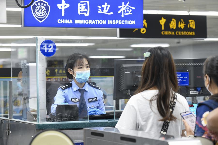 Tiongkok Keluarkan Izin Khusus Perjalanan Bagi Penduduk Non China di Hong Kong dan Macau-Image-1