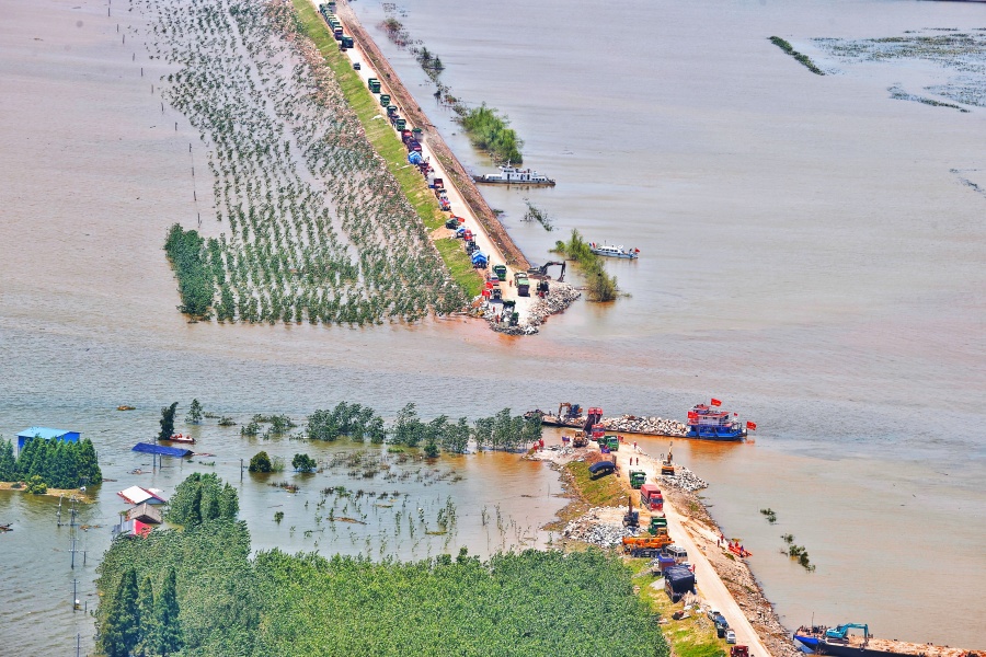 Paska Jebol, Tanggul Danau Hainan Segera Ditutup-Image-1