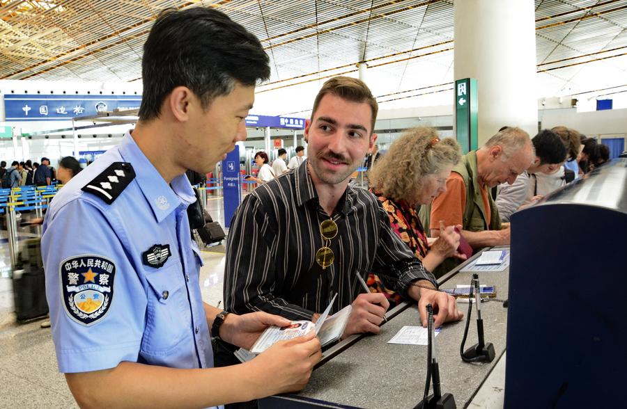 China catat lonjakan wisatawan mancanegara usai penerapan kebijakan transit bebas visa-Image-10