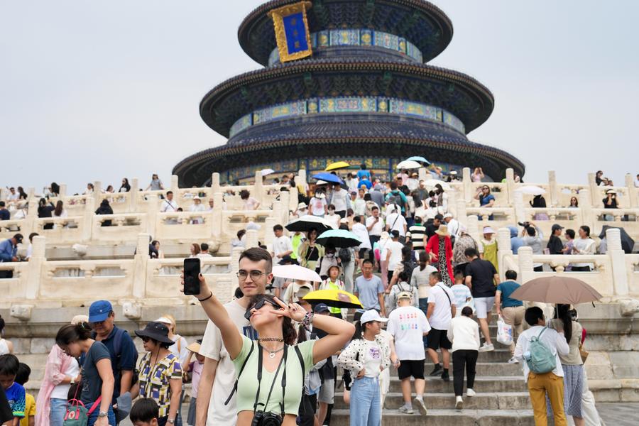 Potret : Kebijakan Bebas Visa Transit, China Alami Lonjakan Wisatawan Asing-Image-7