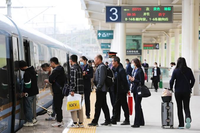 China Laporkan Peningkatan Perjalanan Penumpang Kereta Api-Image-1