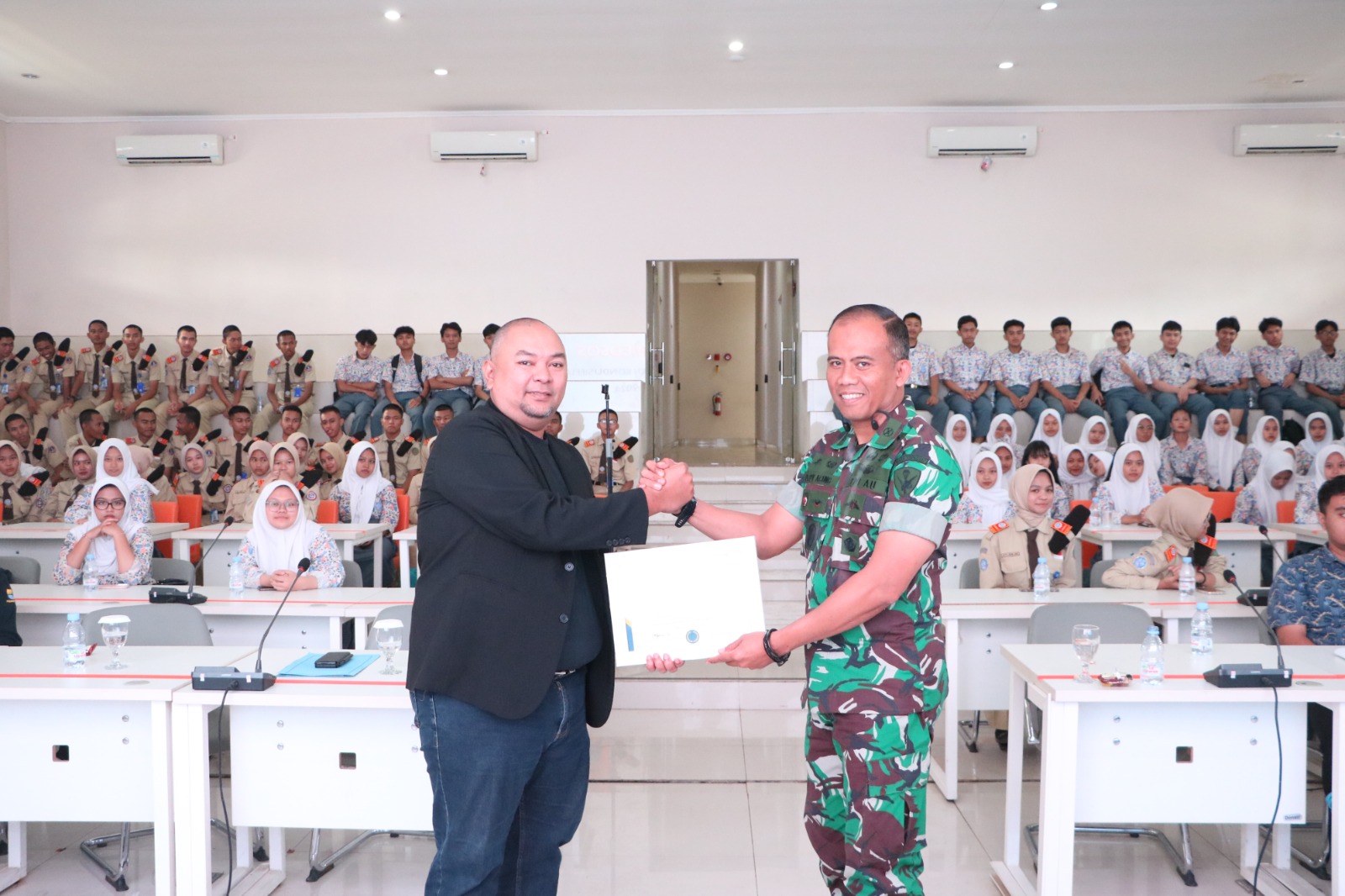 Cegah Penyalahgunaan Medsos, Kopasgat TNI AU Gelar Seminar Cerdas Bermedsos-Image-2