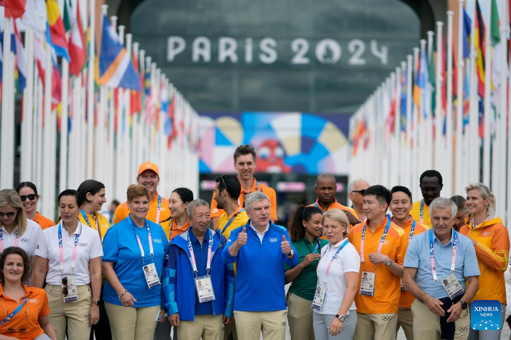 POTRET: Jelang Olimpiade Paris 2024, Ketua IOC Bach Kunjungi Desa Olimpiade-Image-7