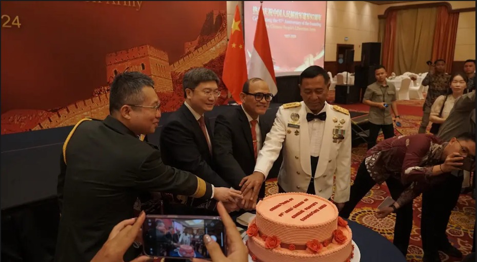 Peringatan 97 Tahun Tentara Pembebasan Rakyat Tiongkok-Image-3