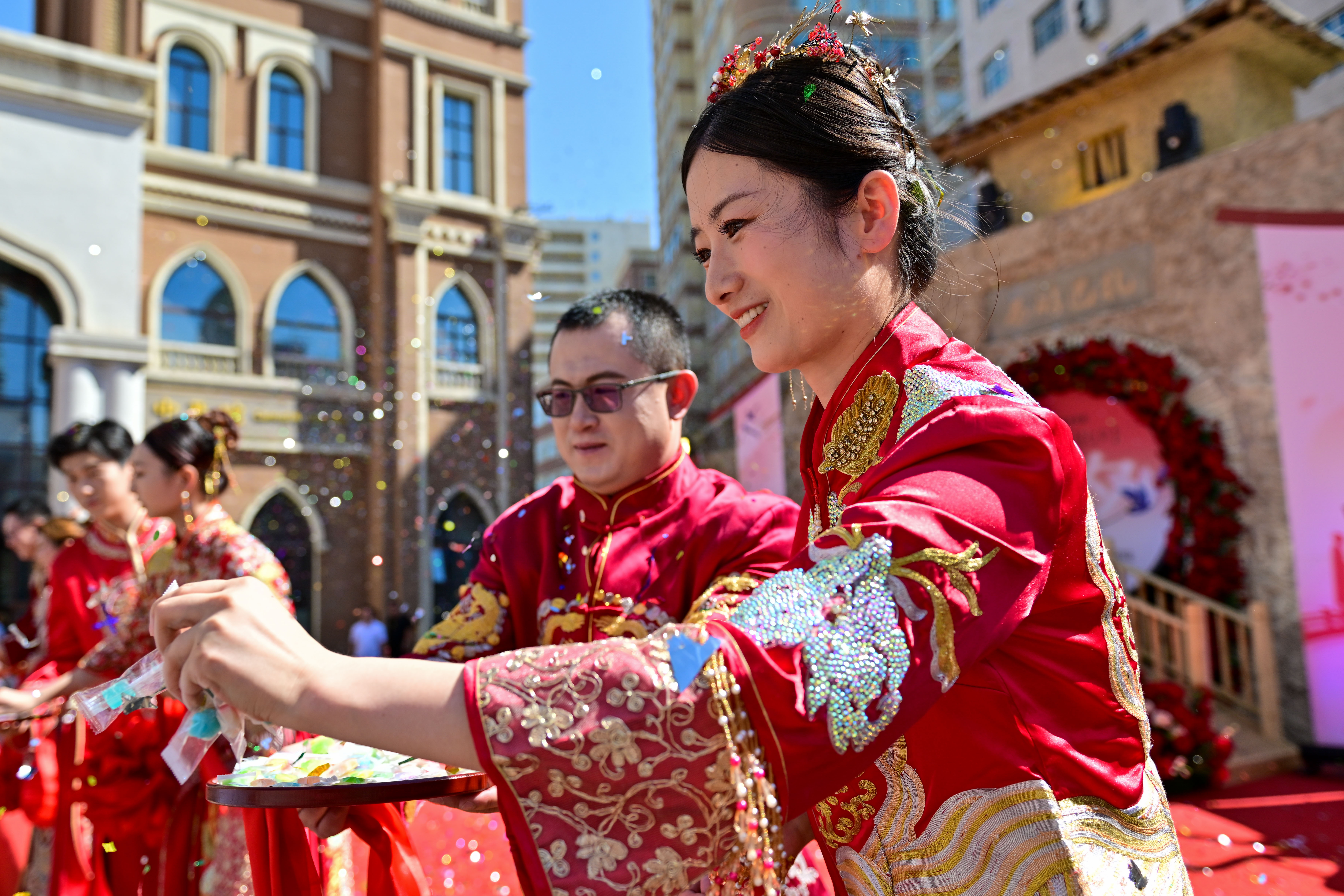 CHINA-XINJIANG-URUMQI-FESTIVAL QIXI-PERNIKAHAN MASSAL-3-Image-1