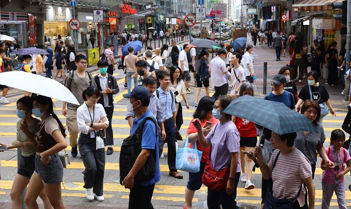 Hongkong Mengalami Peningkatan Populasi Hong Kong Sejak Pertengahan 2024 naik 0,1 persen dari 2023-Image-1