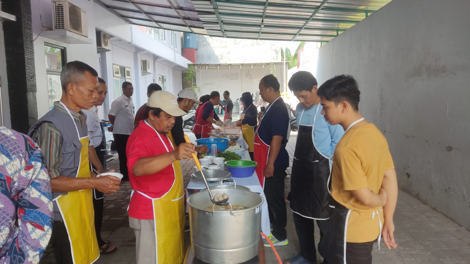 Cegah Radikalisasi, Pemprov Banten Gandeng BAIS TNI Gelar Pelatihan Kuliner-Image-2