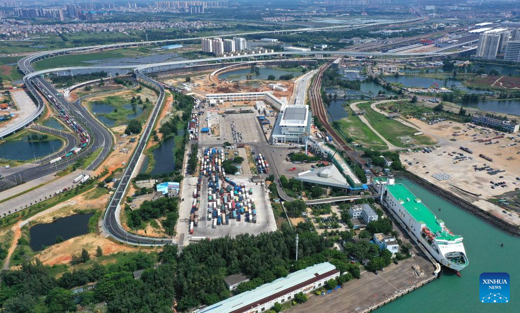 China Tingkatkan Respons Darurat Banjir Saat Hainan Dilanda Topan-Image-1