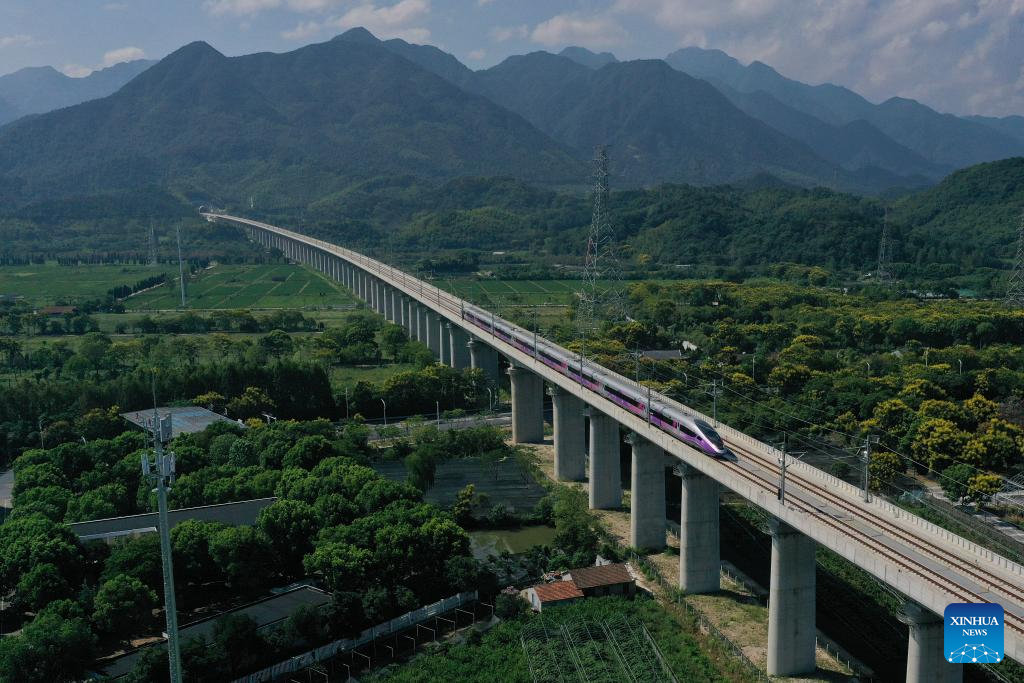 Potret : Kereta Cepat Hangzhou-Wenzhou Resmi Beroperasi-Image-5