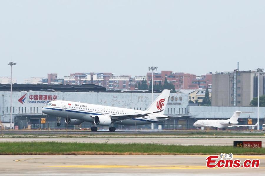 Potret : Penerbangan Perdana Pesawat C919 Pertama Air China-Image-1