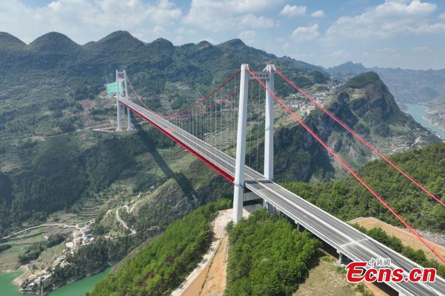 Potret : Pesona Jembatan Sungai Tongzi Guizhou-Image-1