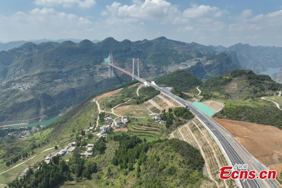 Potret : Pesona Jembatan Sungai Tongzi Guizhou-Image-4