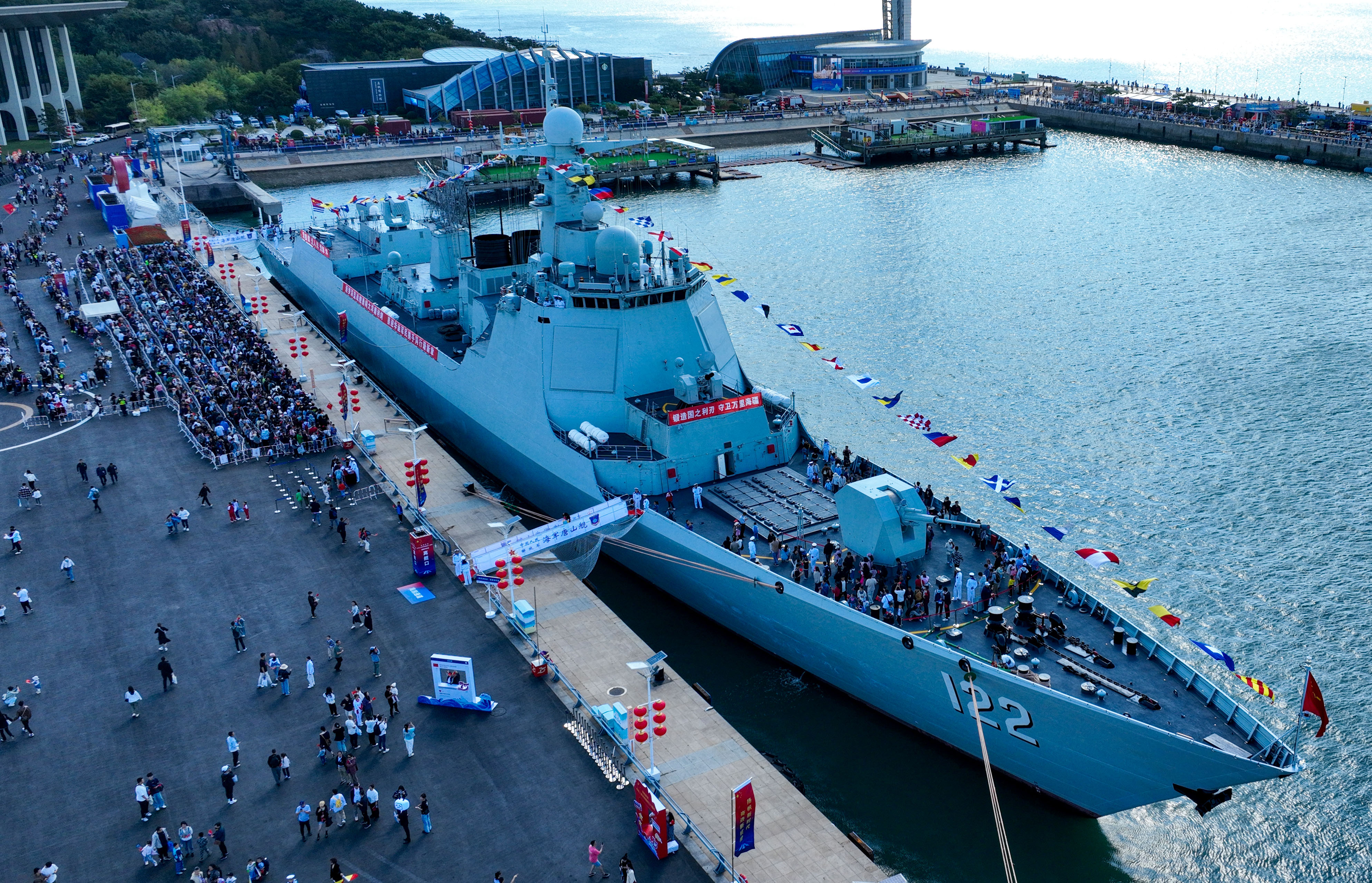 CHINA-KAPAL ANGKATAN LAUT-TUR PUBLIK-LIBURAN HARI NASIONAL-3-Image-1