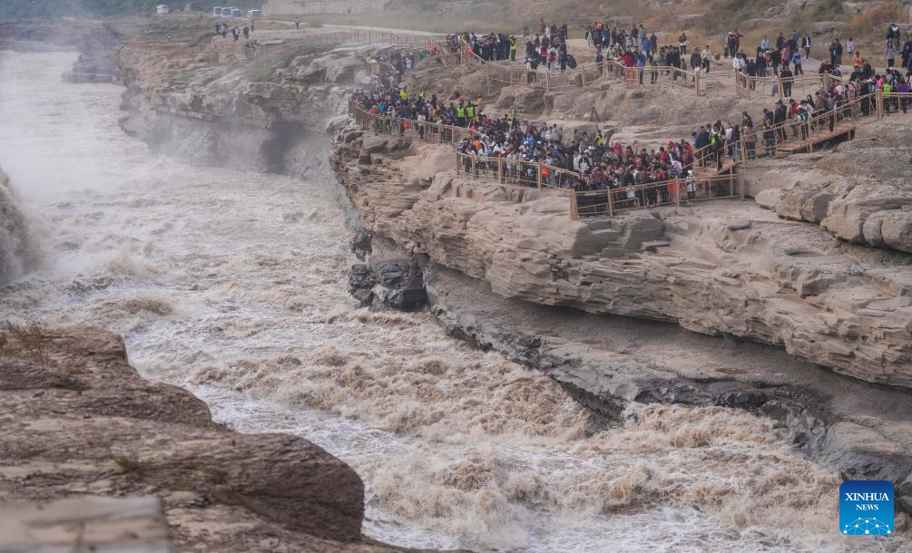 Potret : Air Terjun Hukou Sungai Kuning-Image-4