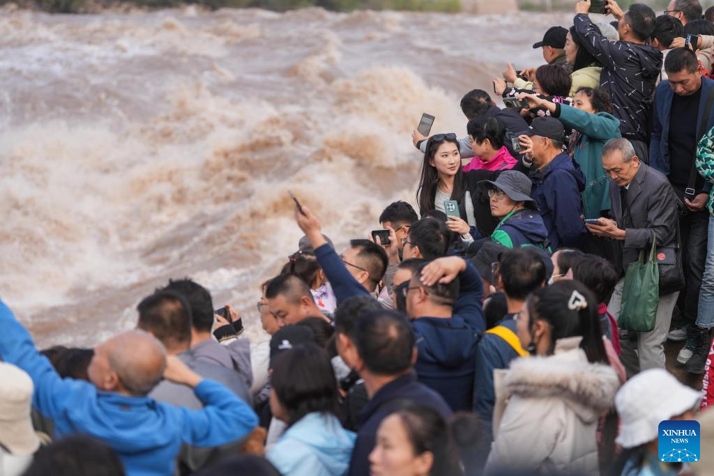 Potret : Air Terjun Hukou Sungai Kuning-Image-5