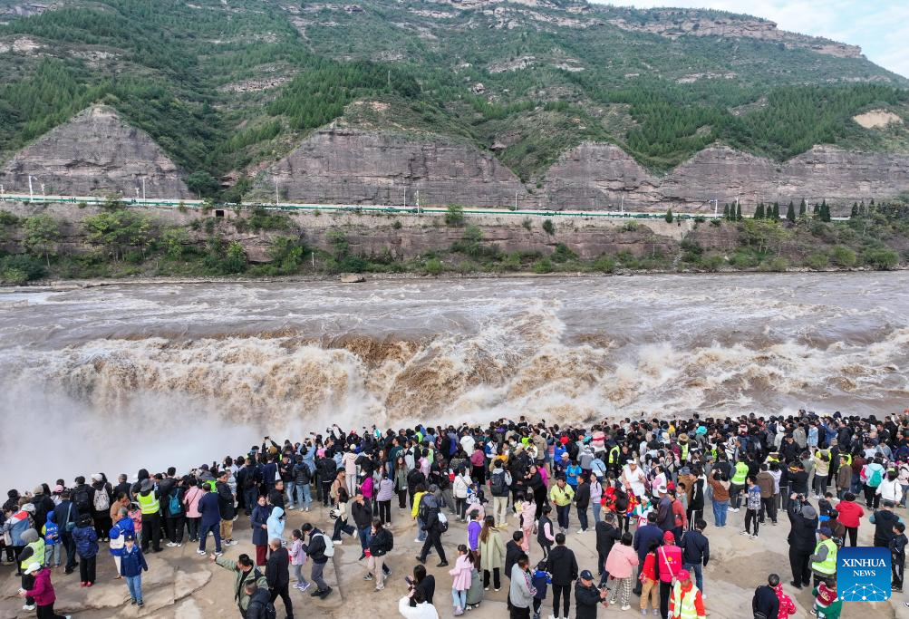 Potret : Air Terjun Hukou Sungai Kuning-Image-2