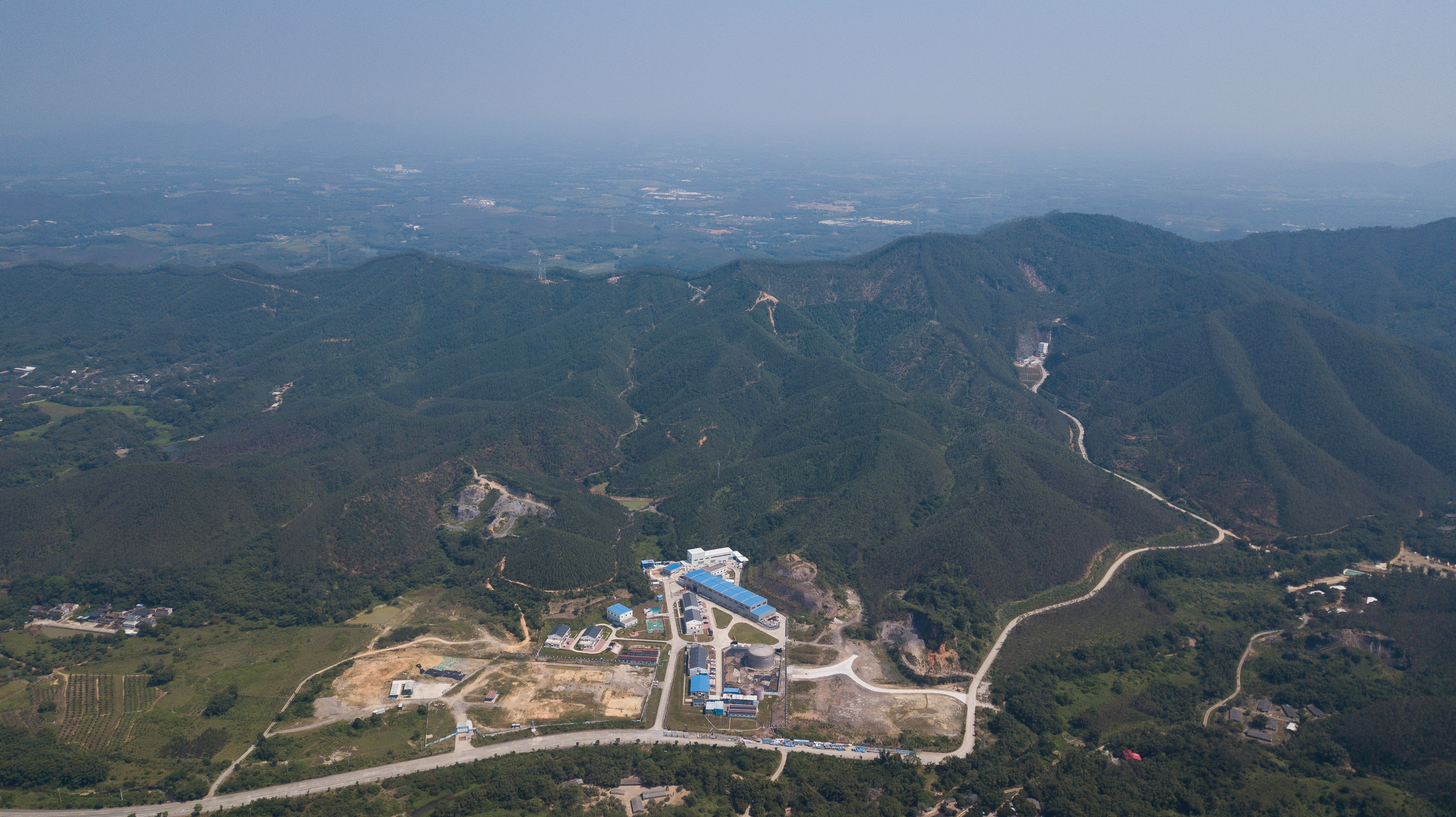China bangun bola raksasa transparan bawah tanah untuk tangkap 
