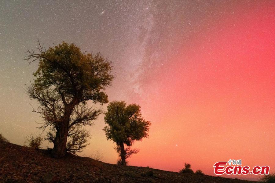 Potret : Aurora Merah Merona di Langit Xinjiang-Image-5