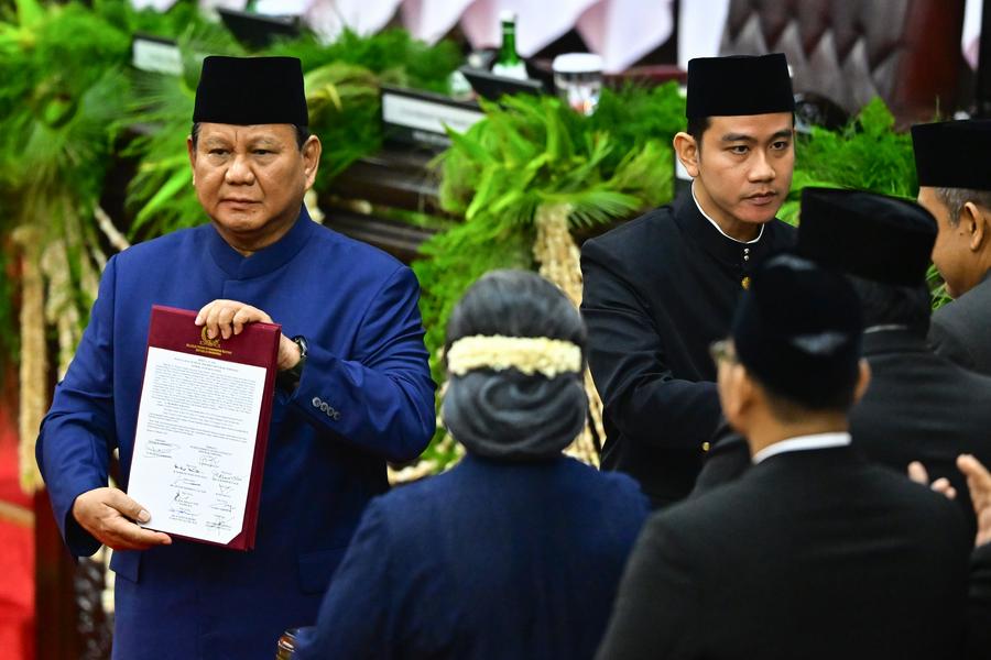 Prabowo Subianto resmi dilantik sebagai presiden RI kedelapan-Image-1 Prabowo Subianto resmi dilantik sebagai presiden RI kedelapan-Image-1