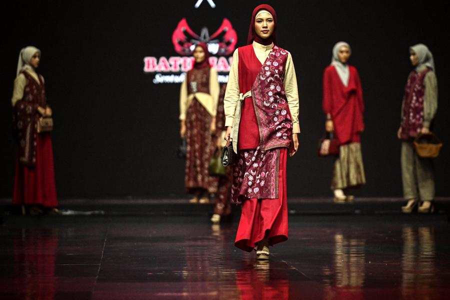 Album Asia: Mengintip gelaran Indonesia International Modest Fashion Festival 2024 di Jakarta-Image-2