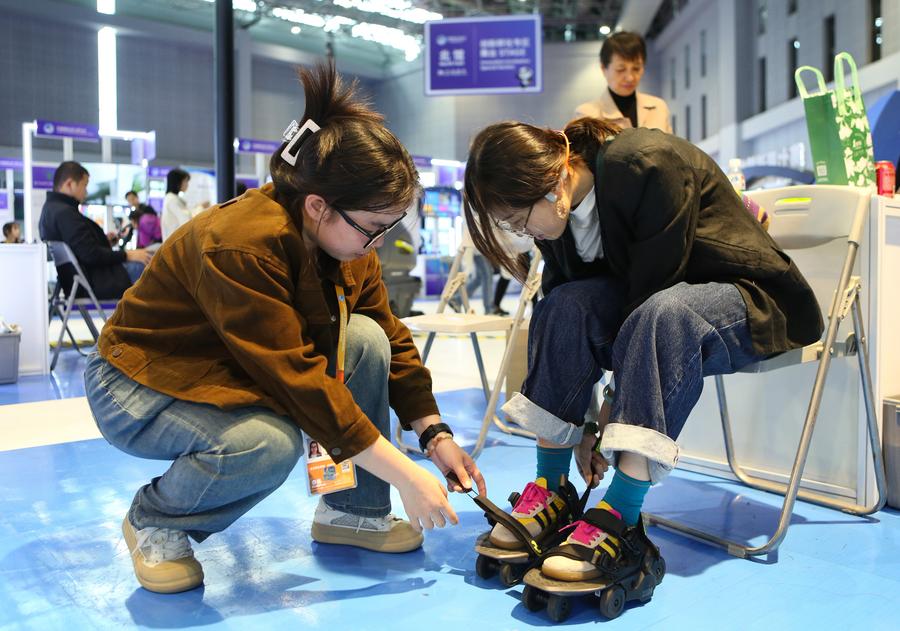 Berkunjung ke Seksi Khusus Inkubasi di CIIE ke-7-Image-8