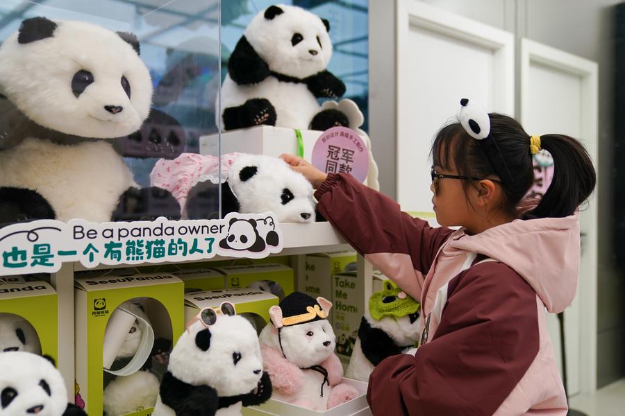 Boneka panda inovatif buatan China kian populer di seluruh dunia-Image-7 Boneka panda inovatif buatan China kian populer di seluruh dunia-Image-7
