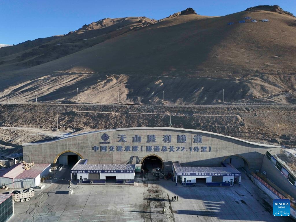 Penuh Tantangan, Xinjiang Rampungkan Terowongan Tol Terpanjang di Dunia-Image-2