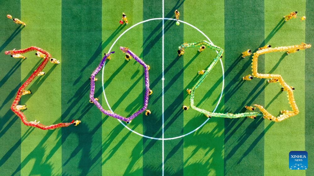 POTRET: Sambut Tahun Baru, Siswa Seluruh China Gelar Acara-Image-1 POTRET: Sambut Tahun Baru, Siswa Seluruh China Gelar Acara-Image-1