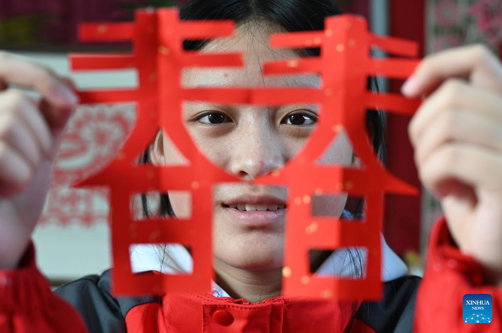 POTRET: Sambut Tahun Baru, Siswa Seluruh China Gelar Acara-Image-9 POTRET: Sambut Tahun Baru, Siswa Seluruh China Gelar Acara-Image-9