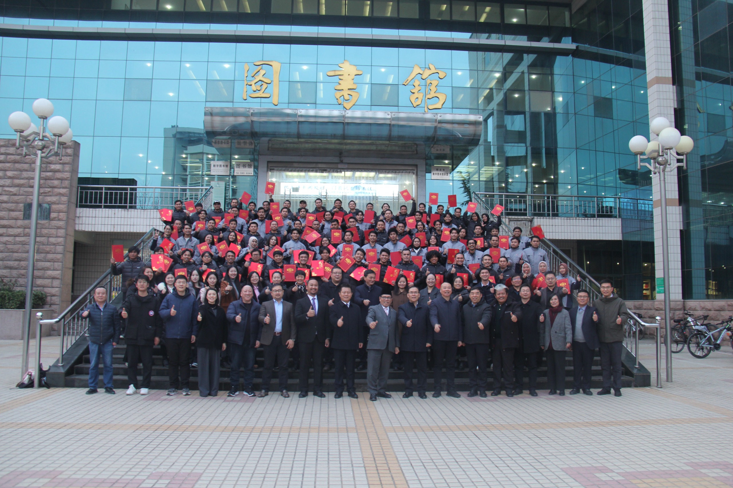 Potret : Dubes RI Beijing Hadiri Wisuda 83 Tenaga Kerja Profesional Indonesia di Hebei-Image-5