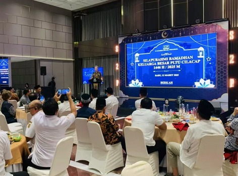 Potret : Duta Besar Wang Lutong Hadiri Berbuka Puasa Bersama di Kabupaten Cilacap, Jawa Tengah-Image-1