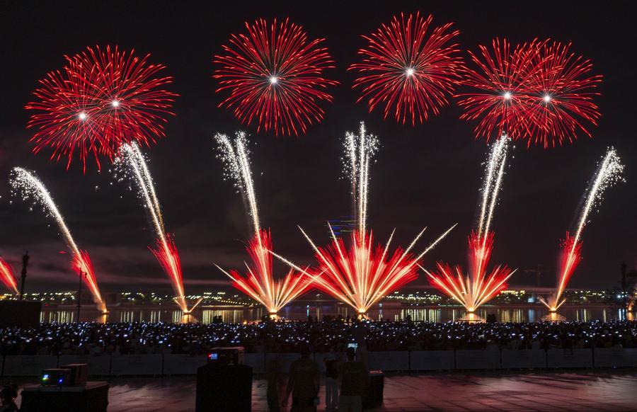 Potret Timur Tengah: Pesta Kembang Api Meriahkan Lusail Sky Festival di Qatar -Image-6 Potret Timur Tengah: Pesta Kembang Api Meriahkan Lusail Sky Festival di Qatar -Image-6