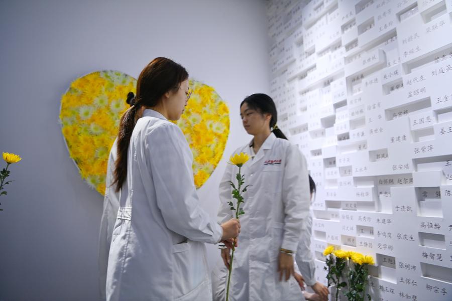 Pendonor Anonim Beri Kehidupan dan Edukasi kepada Banyak Orang di China-Image-2