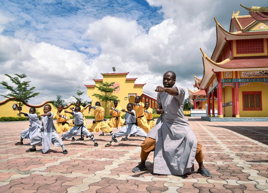 Menengok Sejumlah Murid Berlatih Kung Fu di Pusat Kebudayaan Kuil Shaolin di Lusaka, Zambia-Image-4 Menengok Sejumlah Murid Berlatih Kung Fu di Pusat Kebudayaan Kuil Shaolin di Lusaka, Zambia-Image-4