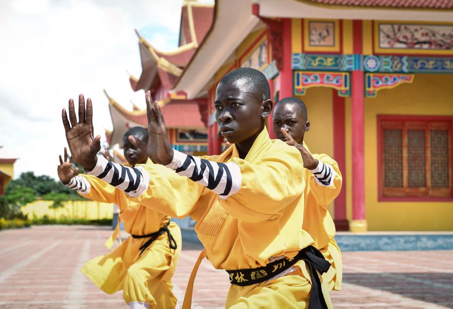 Menengok Sejumlah Murid Berlatih Kung Fu di Pusat Kebudayaan Kuil Shaolin di Lusaka, Zambia-Image-5 Menengok Sejumlah Murid Berlatih Kung Fu di Pusat Kebudayaan Kuil Shaolin di Lusaka, Zambia-Image-5