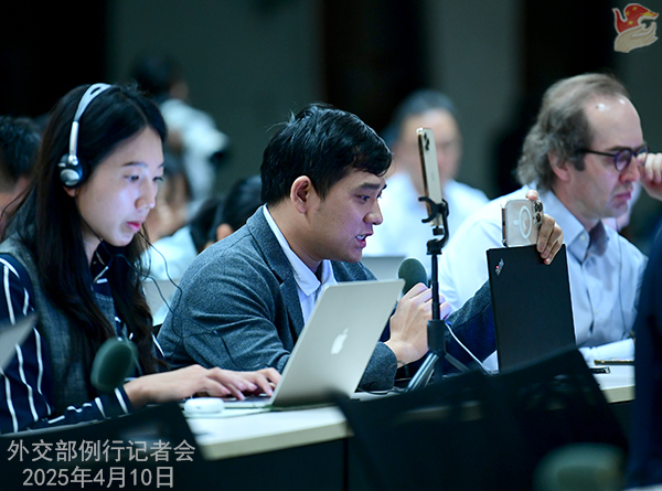 Konferensi Pers Kemenlu China 10 April 2025-Image-4 Konferensi Pers Kemenlu China 10 April 2025-Image-4