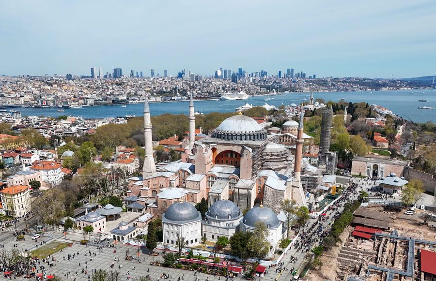 Potret Timur Tengah: Turkiye Mulai Pekerjaan Restorasi Kubah Hagia Sophia -Image-4
