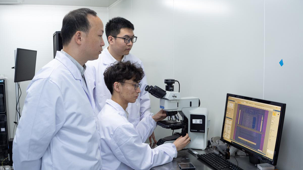 Ilmuwan China Perkenalkan Perangkat Memori Flash Tercepat di Dunia-Image-1 Ilmuwan China Perkenalkan Perangkat Memori Flash Tercepat di Dunia-Image-1