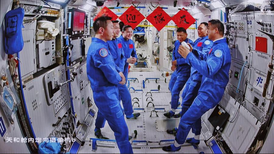 Astronaut Shenzhou-20 Masuki Stasiun Luar Angkasa China-Image-2 Astronaut Shenzhou-20 Masuki Stasiun Luar Angkasa China-Image-2