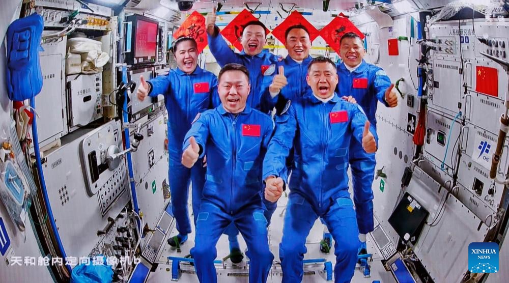 Astronot Shenzhou-20 Memasuki Stasiun Luar Angkasa-Image-1 Astronot Shenzhou-20 Memasuki Stasiun Luar Angkasa-Image-1