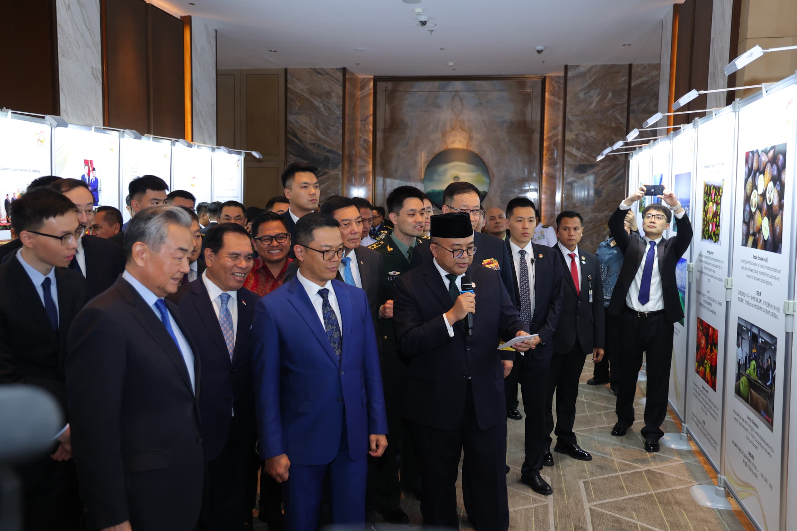 Potret : Perayaan 75 Tahun Indonesia - Tiongkok di Beijing-Image-7