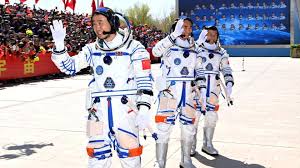 Awak Shenzhou 20 Resmi Memulai Perjalanan Luar Angkasa Selama Enam Bulan-Image-1 Awak Shenzhou 20 Resmi Memulai Perjalanan Luar Angkasa Selama Enam Bulan-Image-1