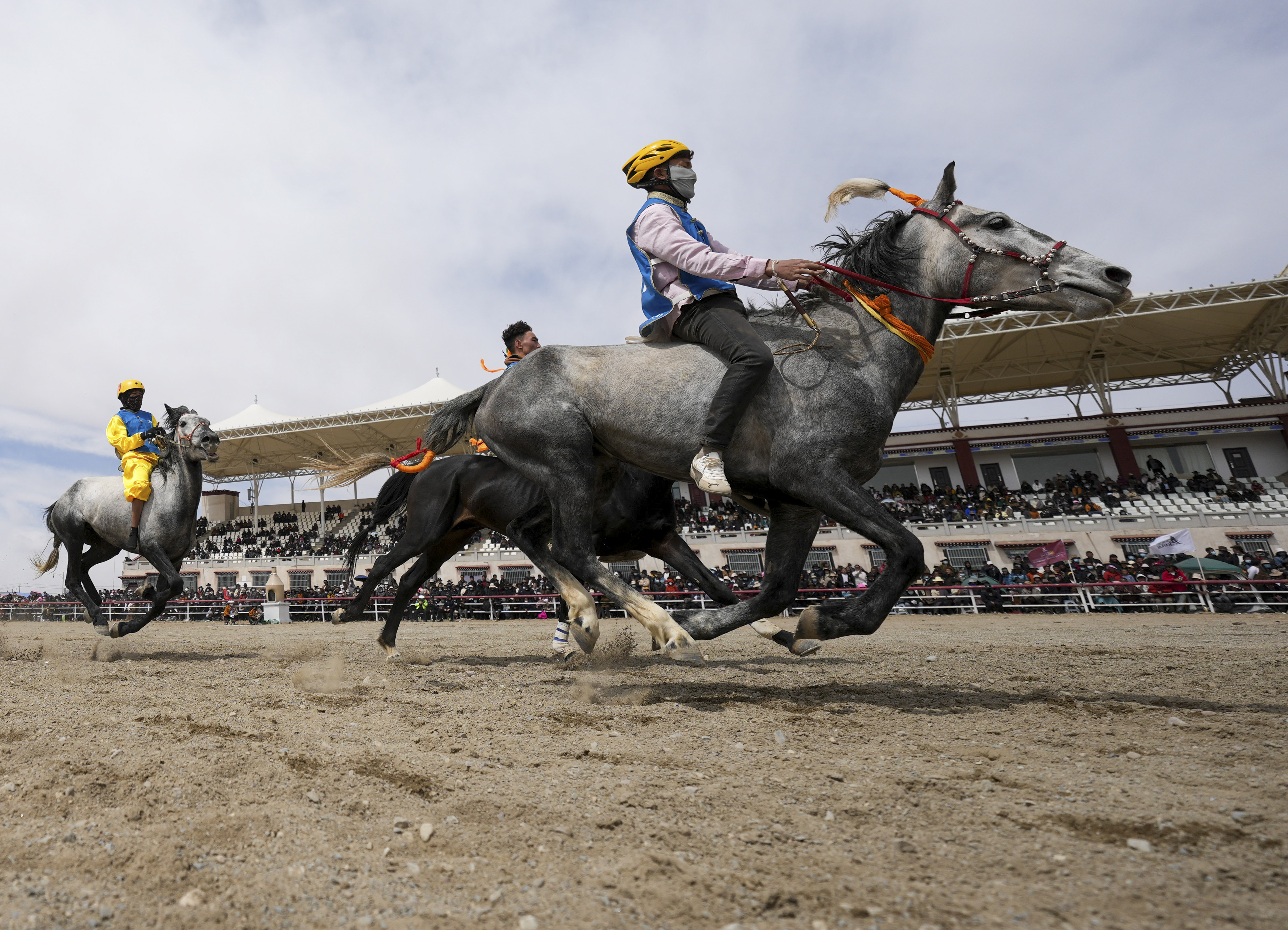 CHINA-XIZANG-DAMXUNG-PACUAN KUDA-5-Image-1