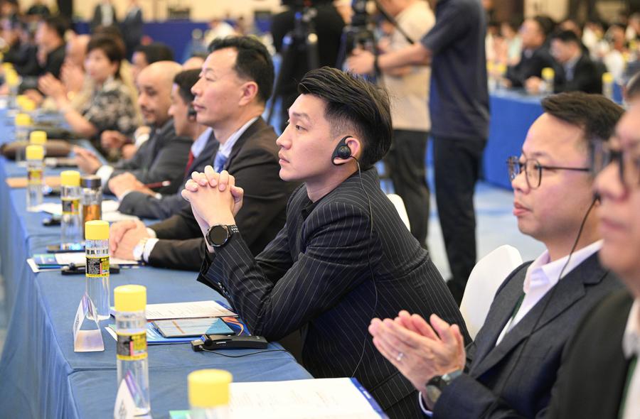 Konferensi Bisnis China-Arab ke-11 Forum Kerja Sama China-Negara-Negara Arab Dibuka di Haikou, China-Image-3